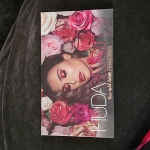 Huda Beauty Rose Gold Palette Remastered